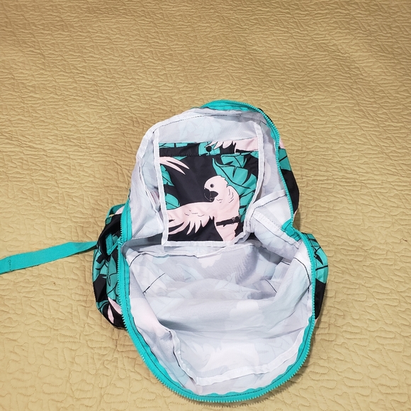 Pink Parrot backpack - Picture 7 of 9